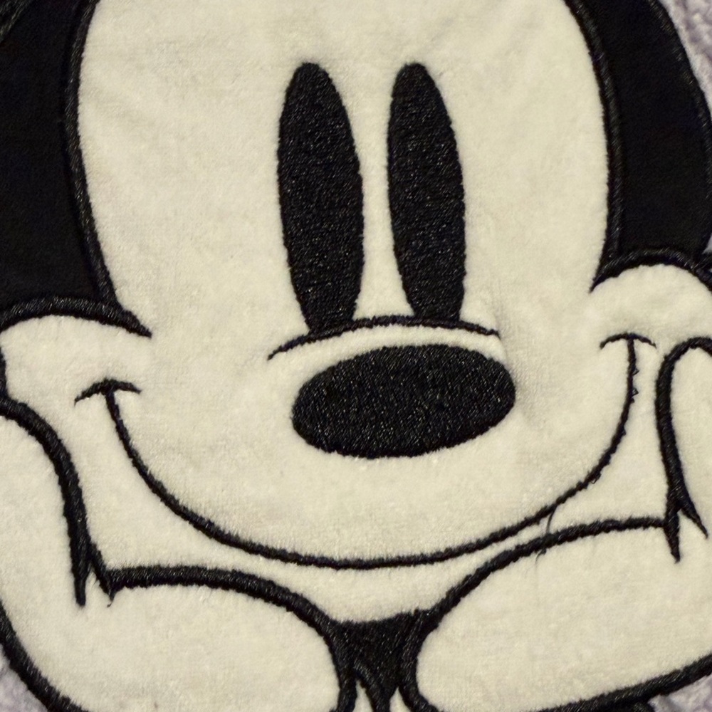 Disney Minnie Mouse Faux Fur lounge Wear - Picture 3 of 11